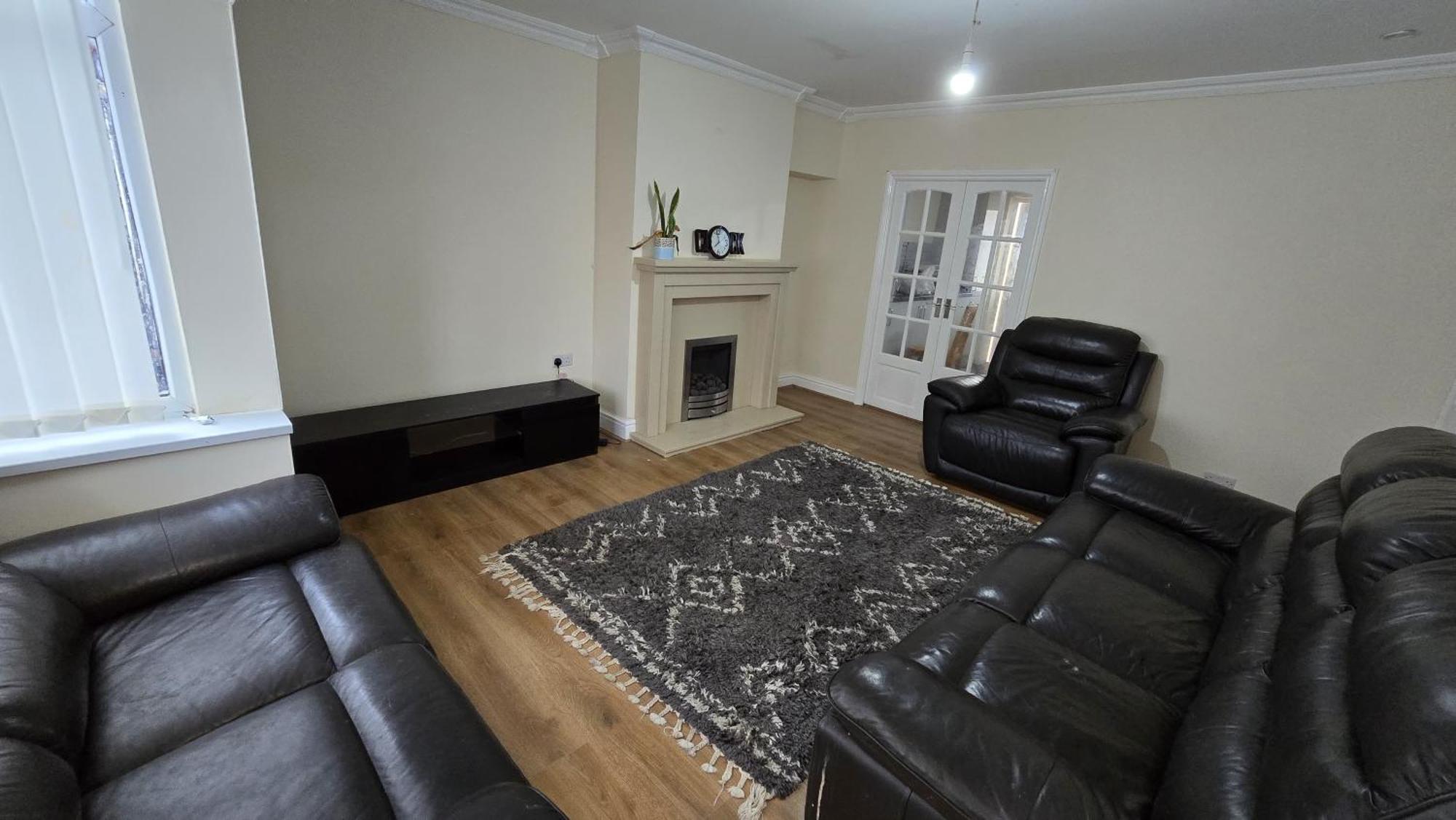 Entire Three Bedroom House In Бирмингем Экстерьер фото