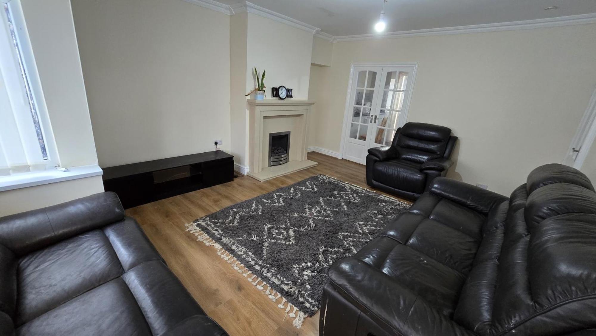 Entire Three Bedroom House In Бирмингем Экстерьер фото