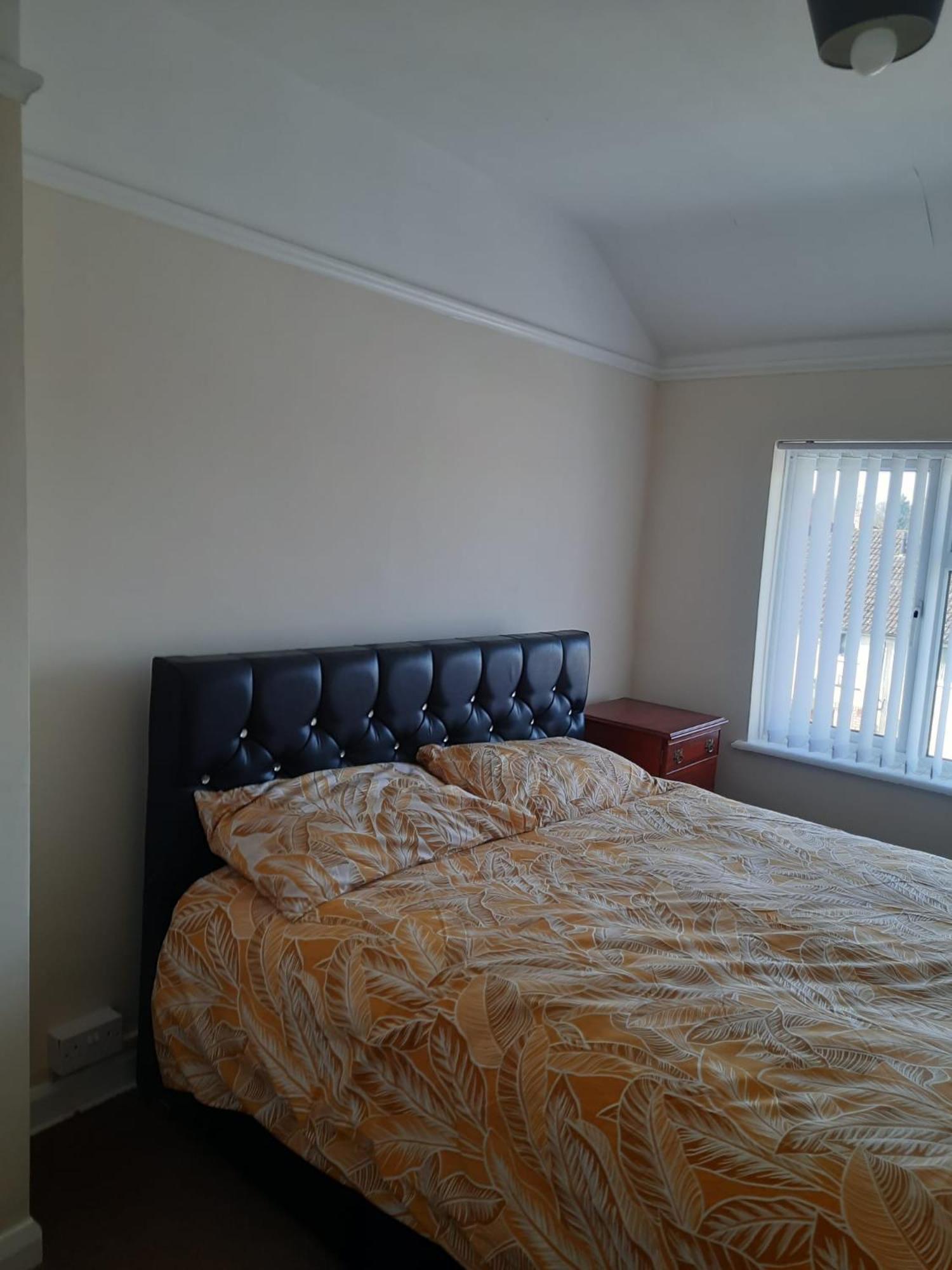 Entire Three Bedroom House In Бирмингем Экстерьер фото