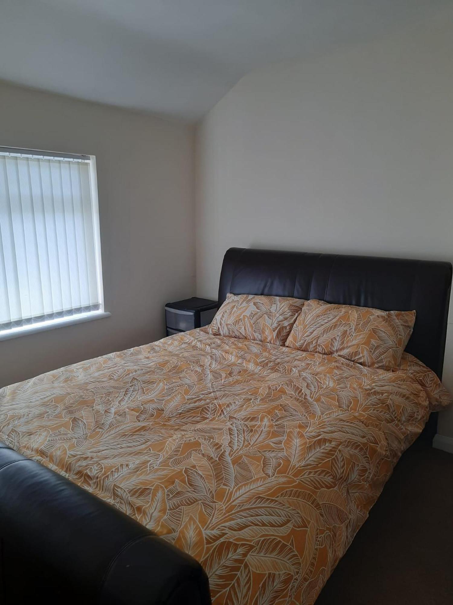 Entire Three Bedroom House In Бирмингем Экстерьер фото