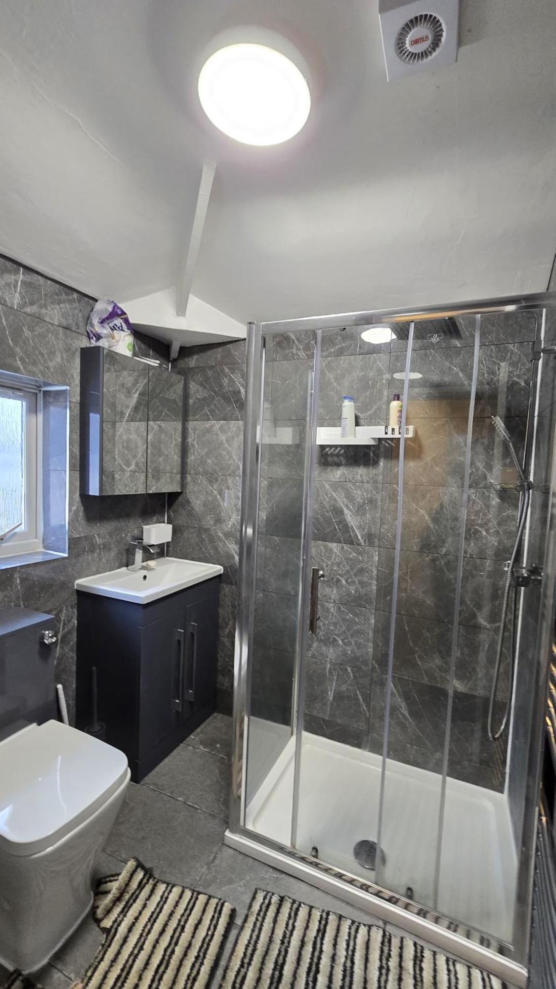 Entire Three Bedroom House In Бирмингем Экстерьер фото