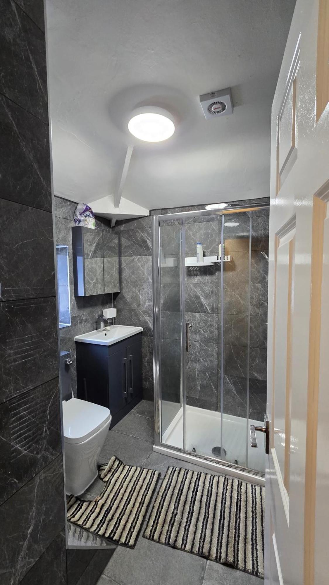 Entire Three Bedroom House In Бирмингем Экстерьер фото