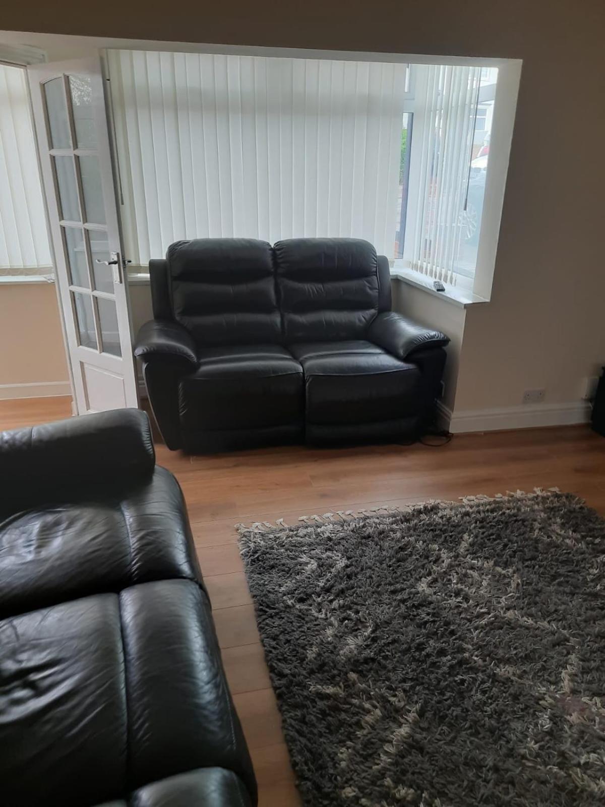 Entire Three Bedroom House In Бирмингем Экстерьер фото